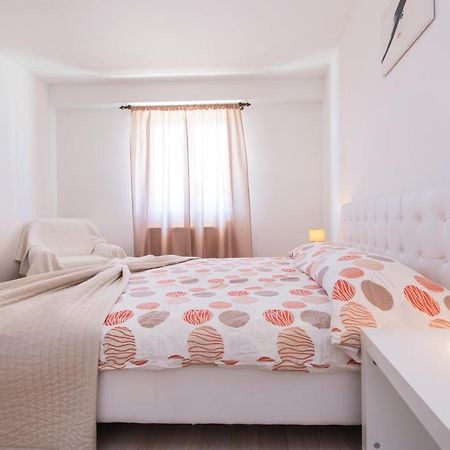 Apartmani Xenia & Desiderio Buzet Exterior foto