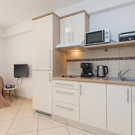 Apartmani Xenia & Desiderio Buzet Exterior foto