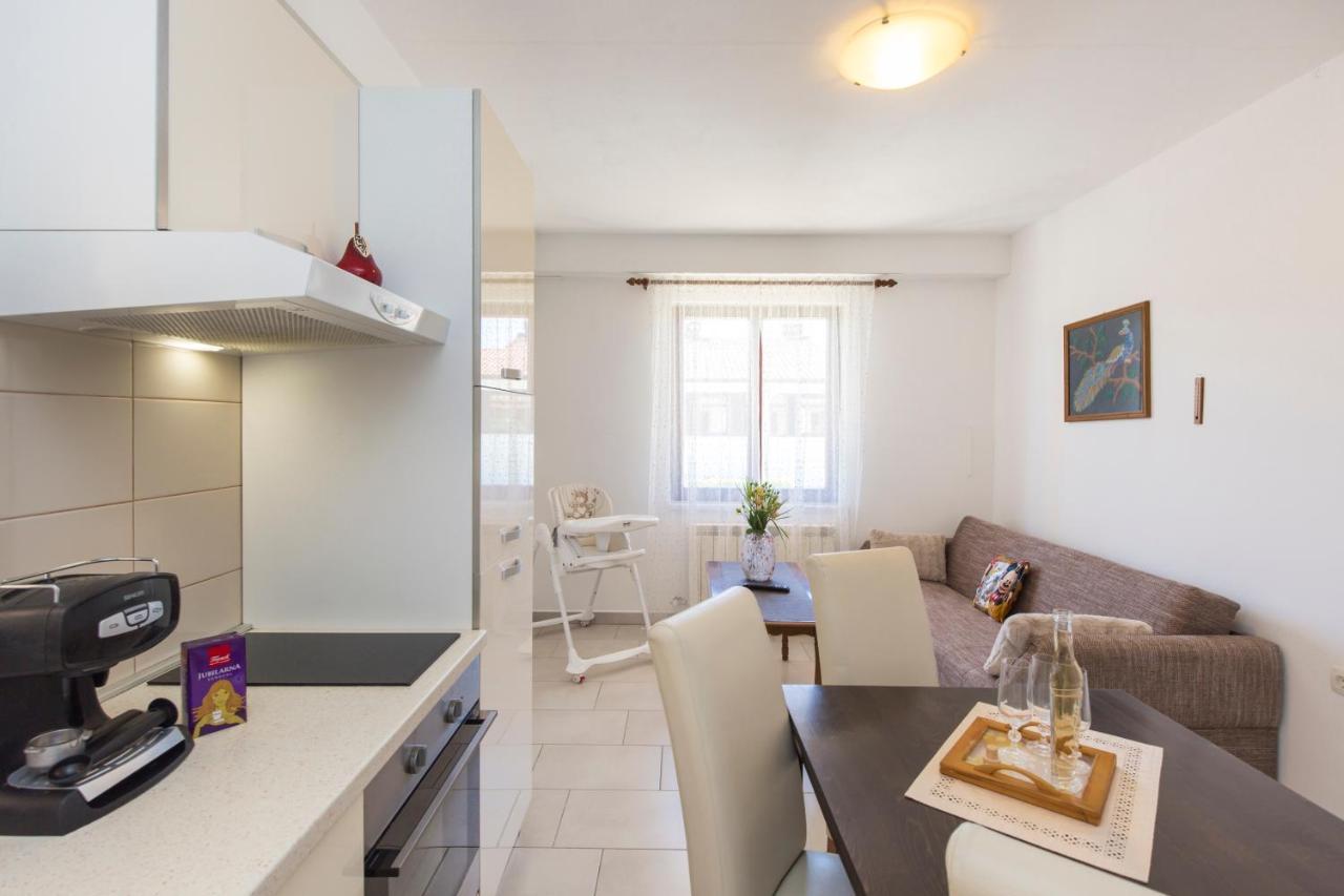 Apartmani Xenia & Desiderio Buzet Exterior foto
