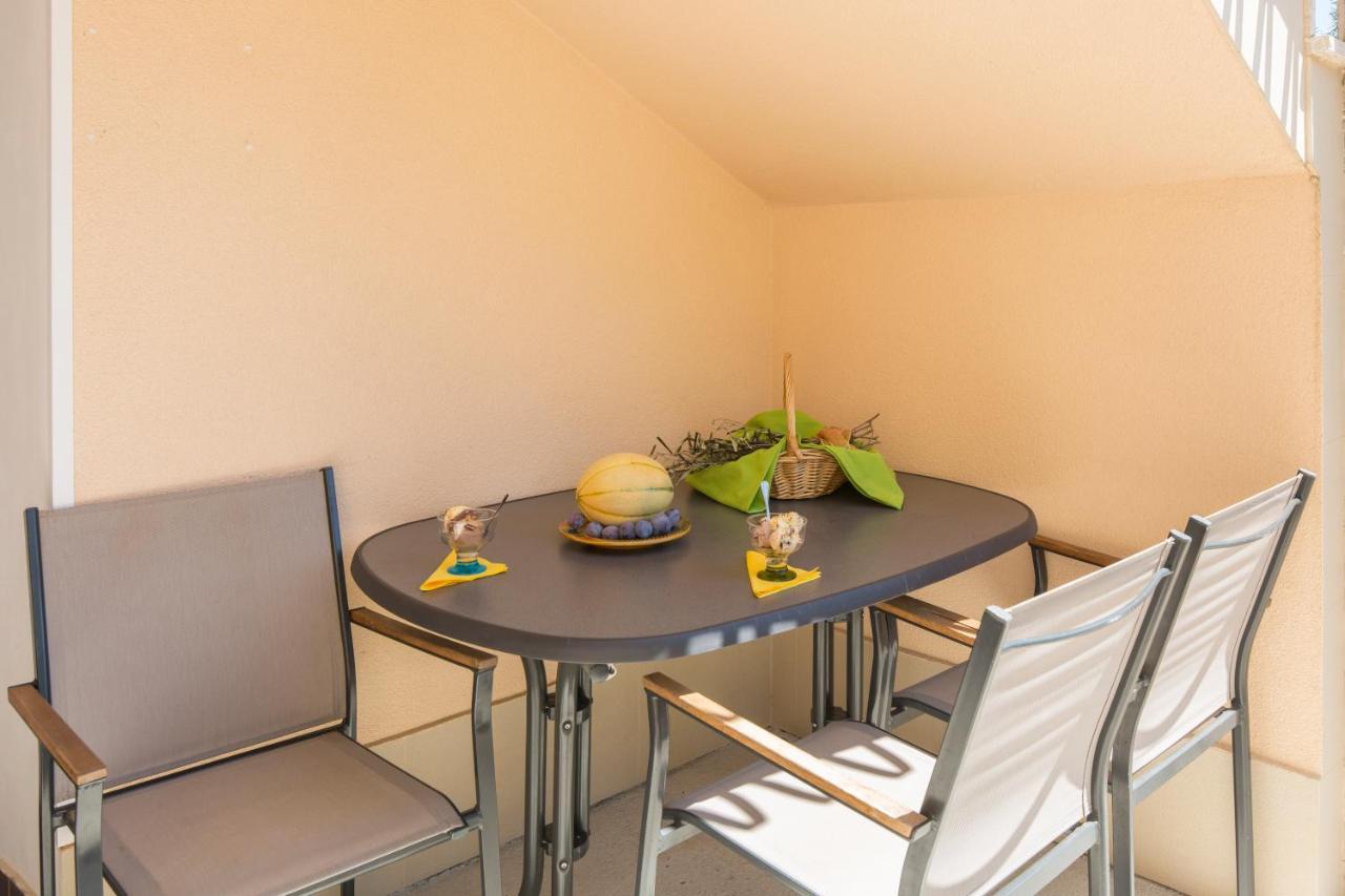 Apartmani Xenia & Desiderio Buzet Exterior foto