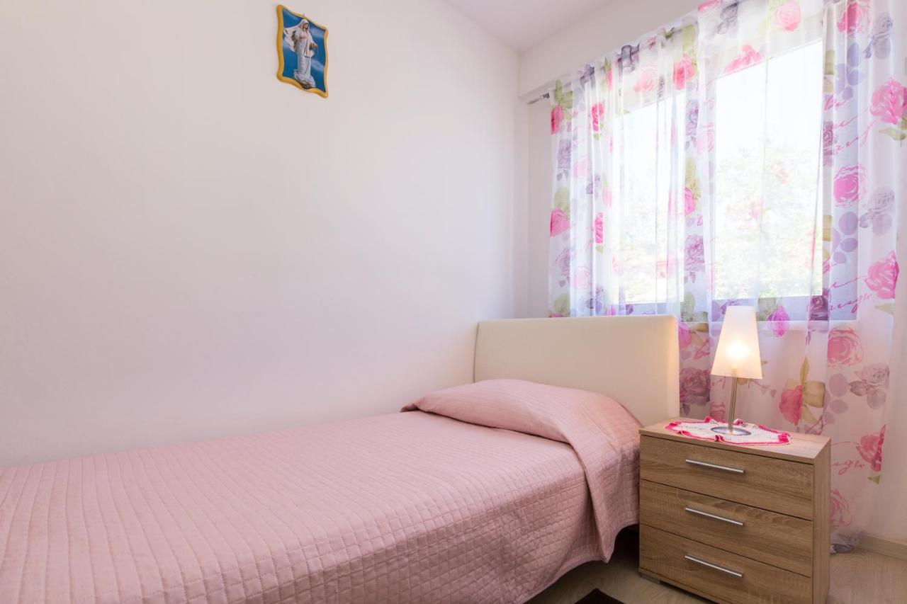 Apartmani Xenia & Desiderio Buzet Exterior foto
