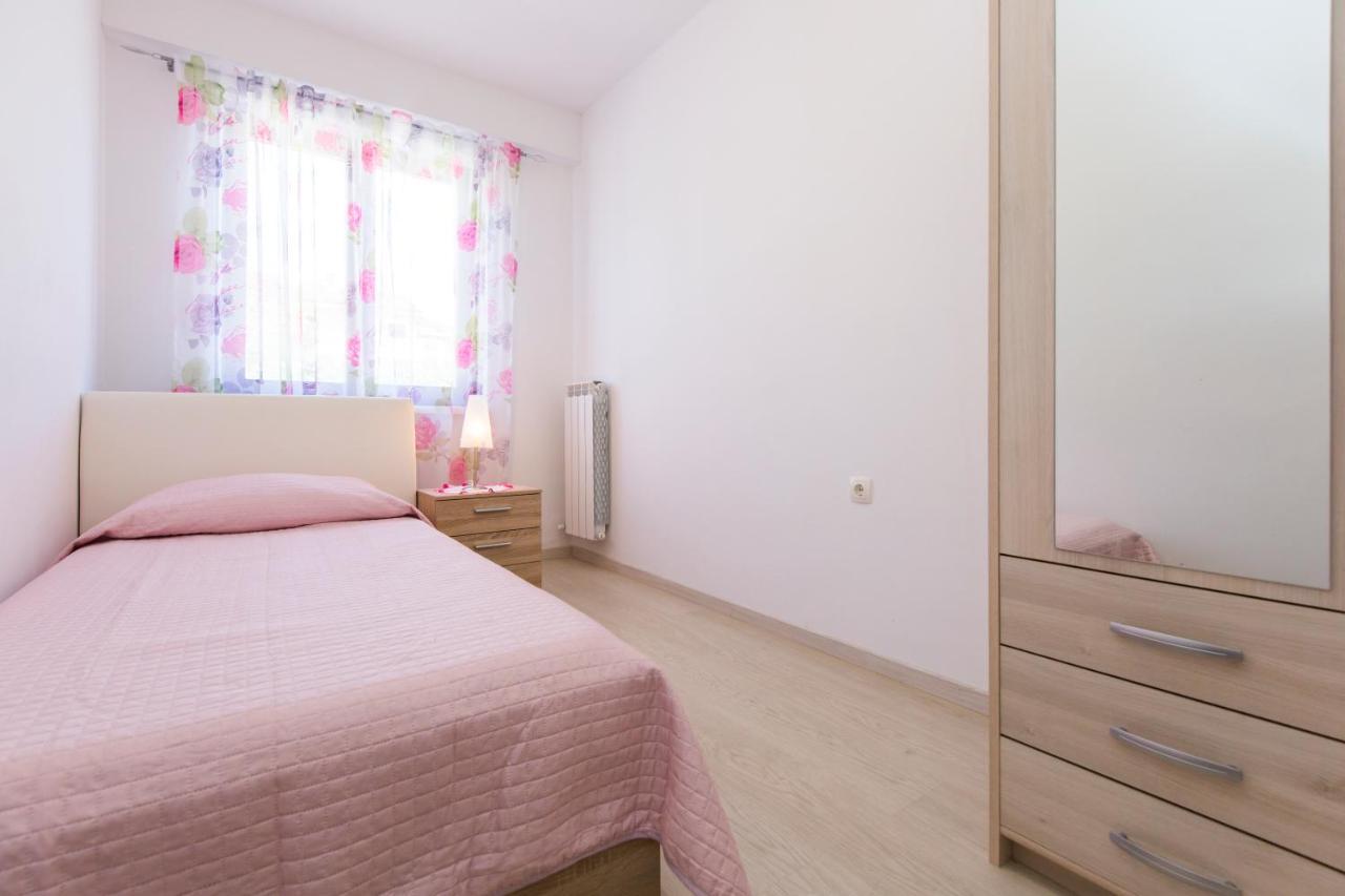 Apartmani Xenia & Desiderio Buzet Exterior foto